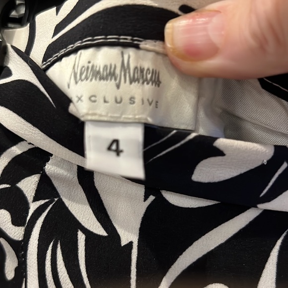 Neiman Marcus 100% Silk black/white skirt size 4 - Picture 4 of 8